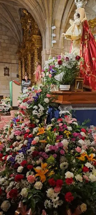 OFRENDA FLORAL A CANDELAS EN QUINTANAR (70)