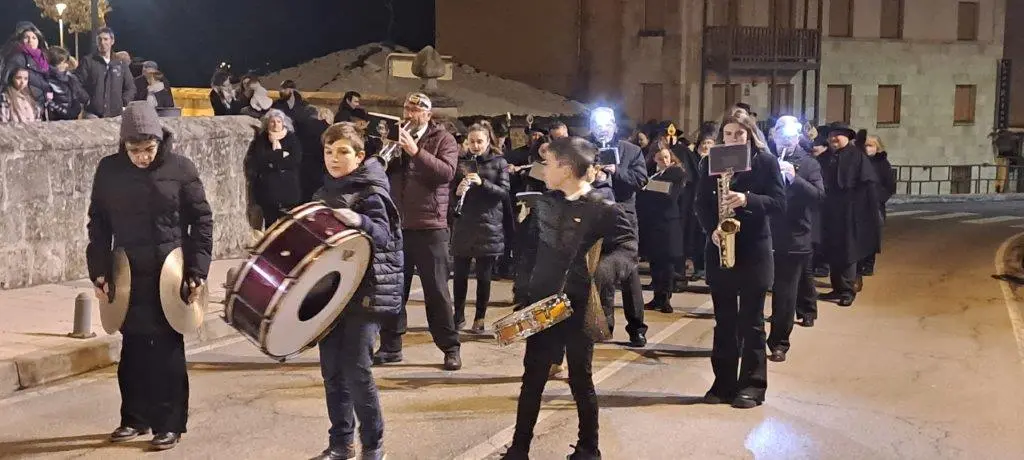 OFRENDA FLORAL A CANDELAS EN QUINTANAR (71)