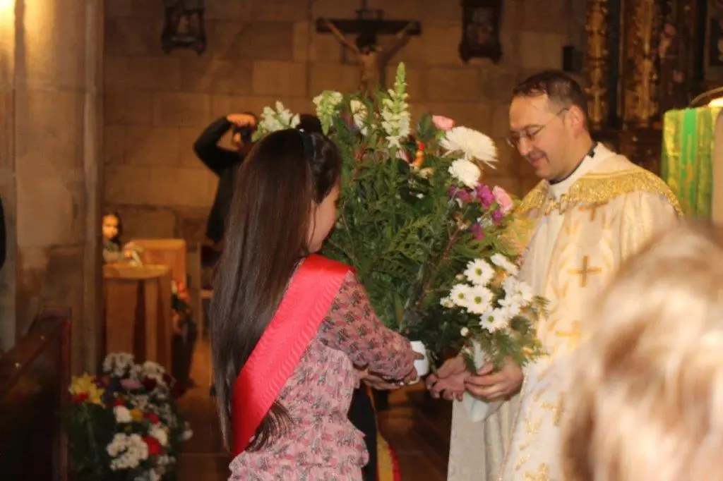 OFRENDA FLORAL A CANDELAS EN QUINTANAR (74)