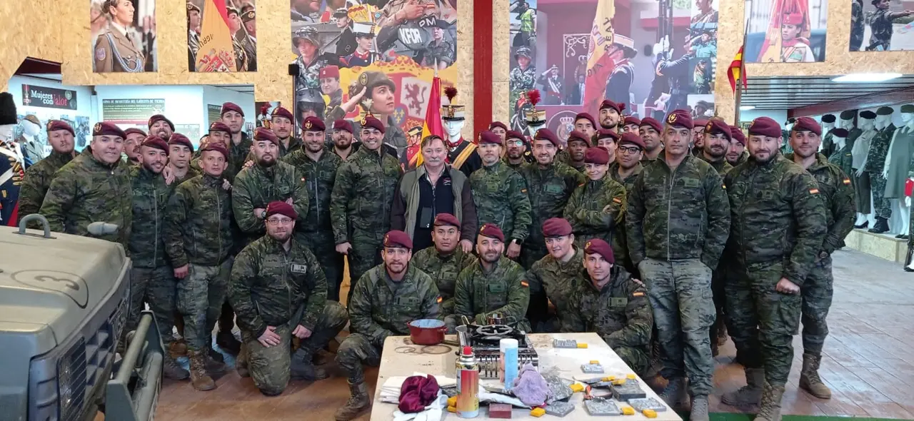 VISITA A LA SALA RETÓGENES (2)