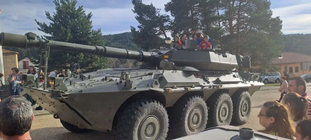 DEMOSTRACIÓNN VEHÍICULOS NAVALENO (2)