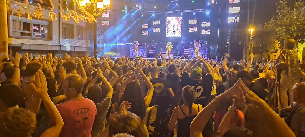 NAVALENO POR FIESTAS (9)