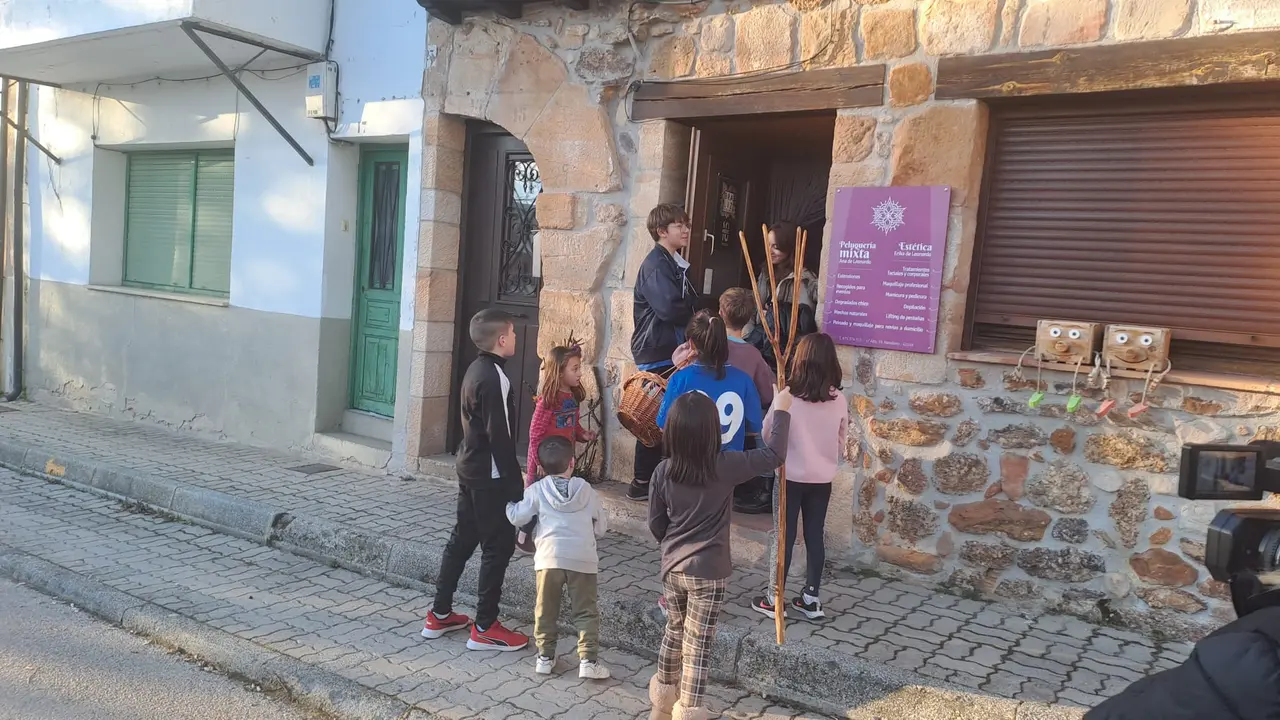 CUARENTENAS NAVALENO  (1)