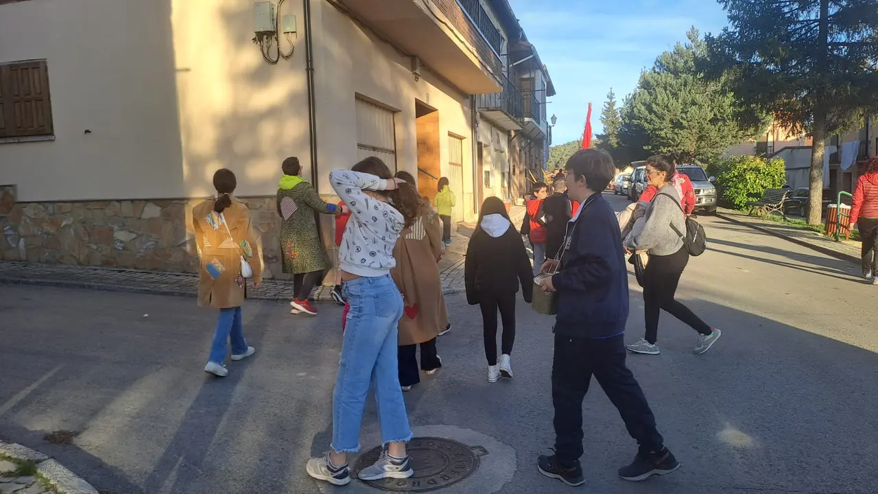 CUARENTENAS NAVALENO  (2)