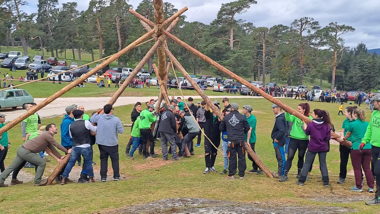 PINGADA DEL MAYO EN COVALEDA 2024 (5)