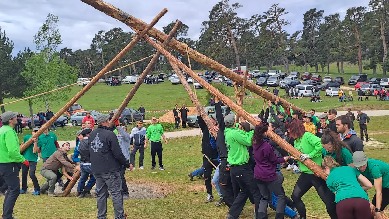 PINGADA DEL MAYO EN COVALEDA 2024 (6)