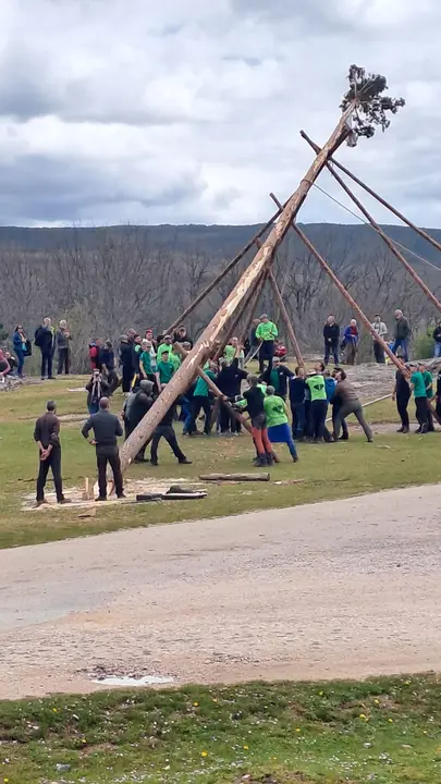 PINGADA DEL MAYO EN COVALEDA 2024 (17)