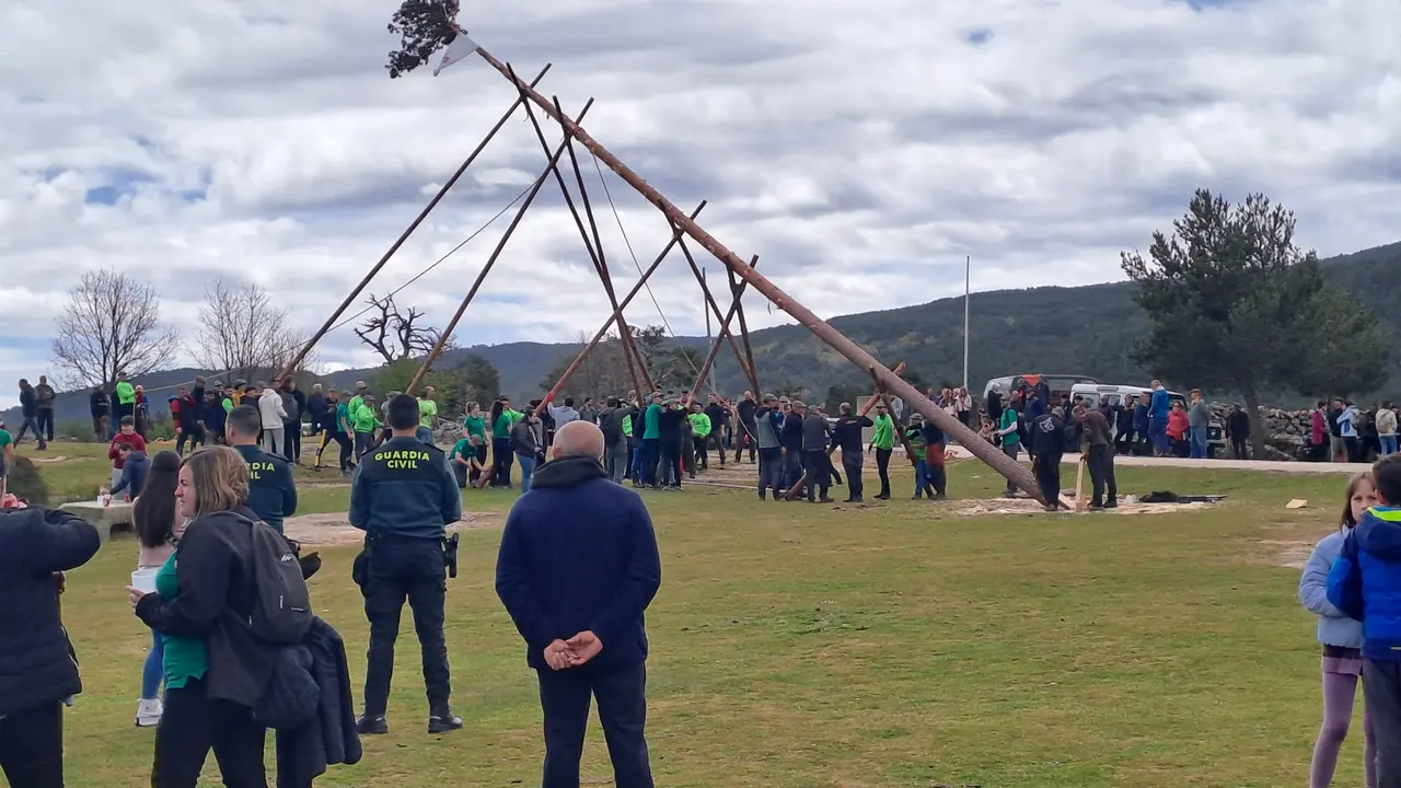 PINGADA DEL MAYO EN COVALEDA 2024 (20)