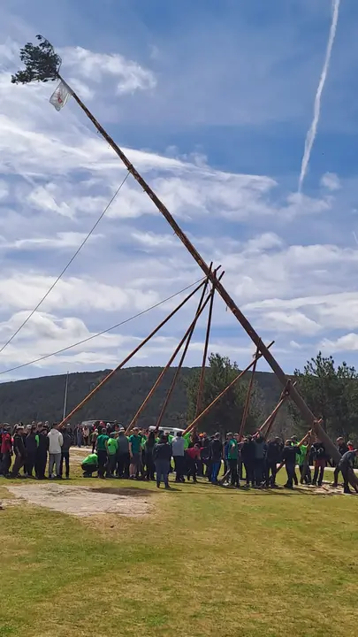 PINGADA DEL MAYO EN COVALEDA 2024 (27)