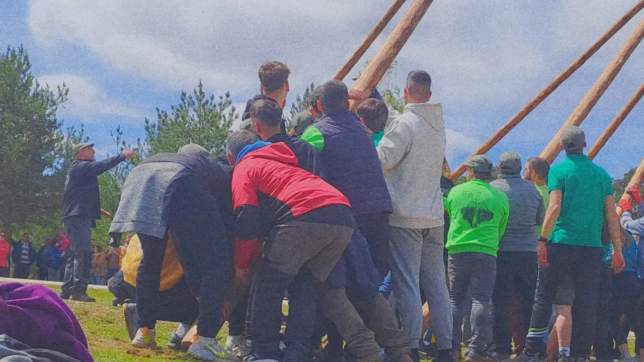 PINGADA DEL MAYO EN COVALEDA 2024 (29)