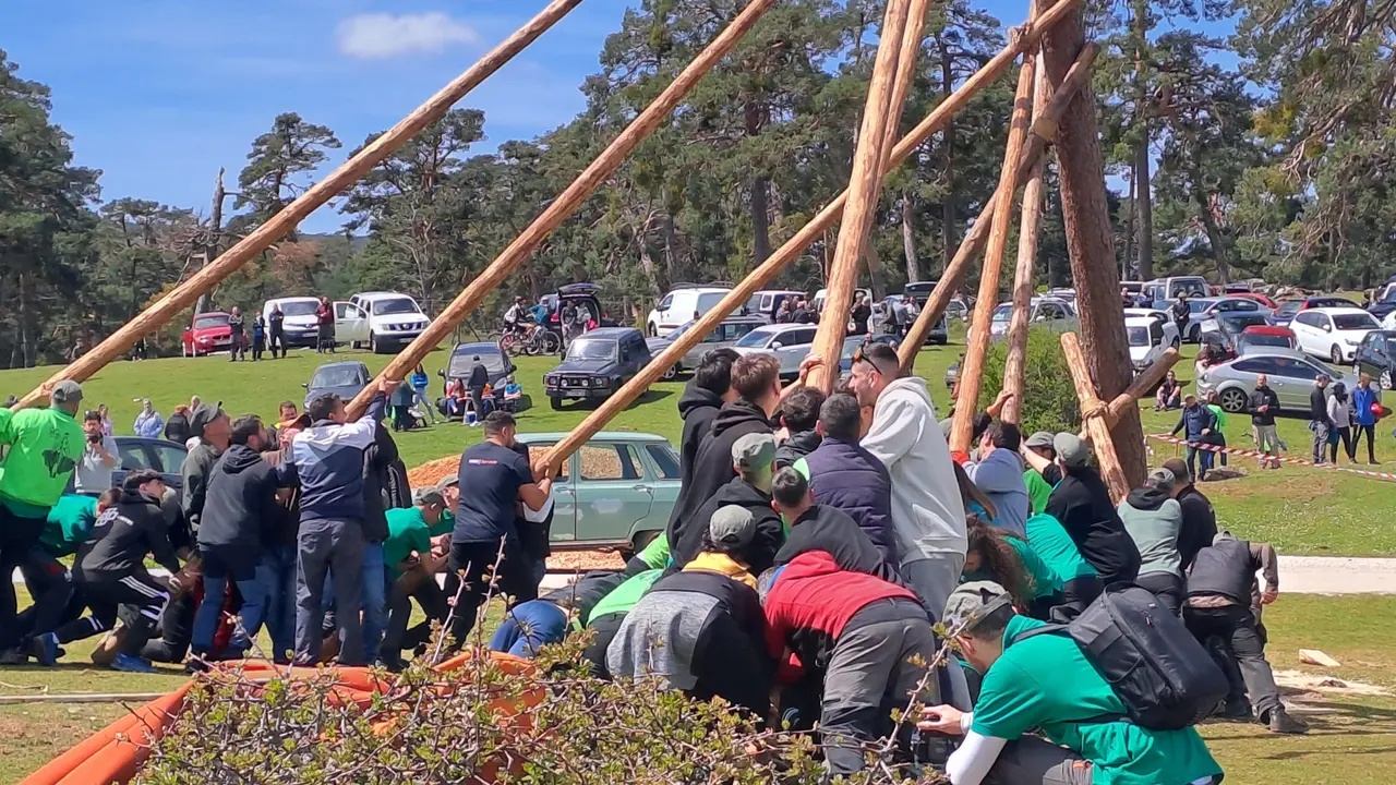 PINGADA DEL MAYO EN COVALEDA 2024 (35)