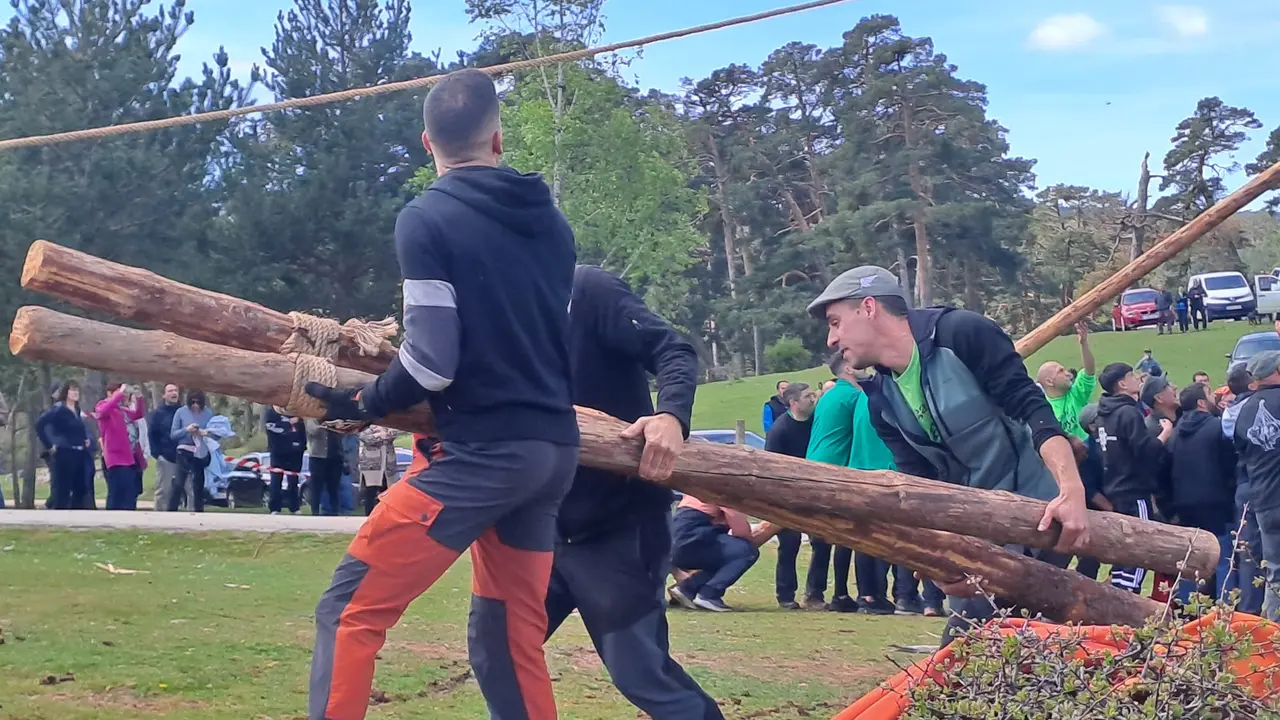 PINGADA DEL MAYO EN COVALEDA 2024 (37)