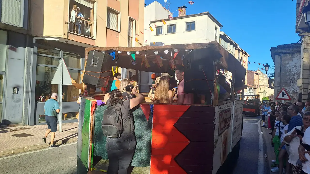 CARROZAS DE LAS FIESTAS (13)