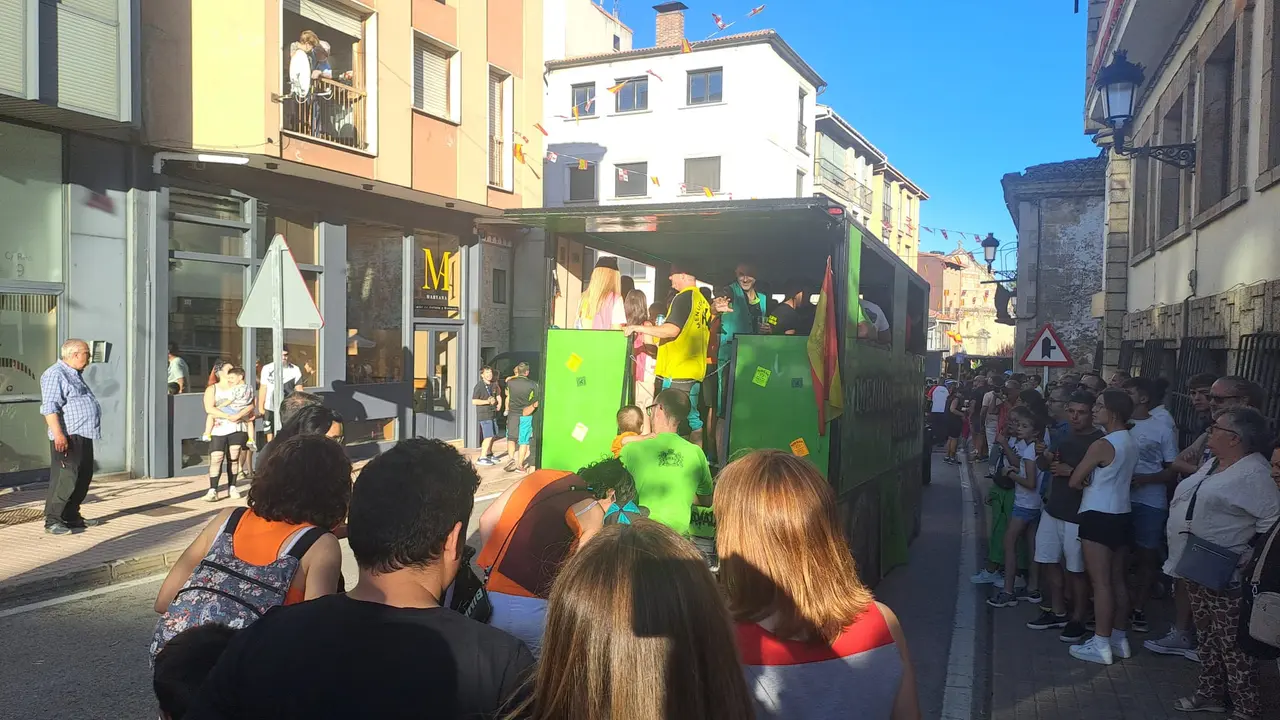 CARROZAS DE LAS FIESTAS (15)