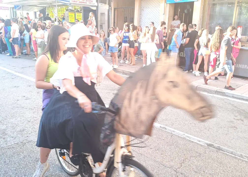 CARROZAS DE LAS FIESTAS (28)