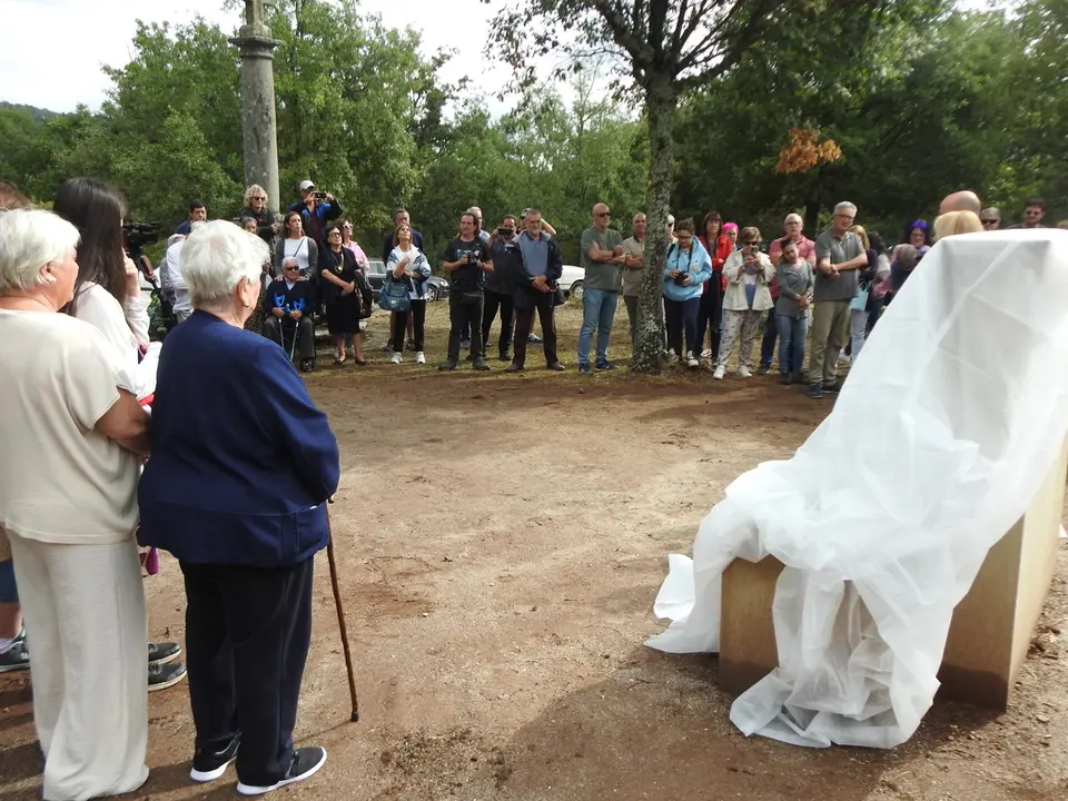 HOMENAJE EN LA MUEDRA (3)