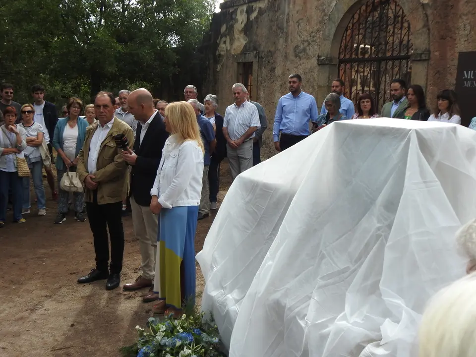 HOMENAJE EN LA MUEDRA (4)