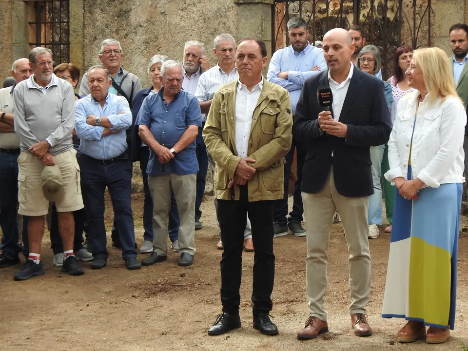 HOMENAJE EN LA MUEDRA (8)