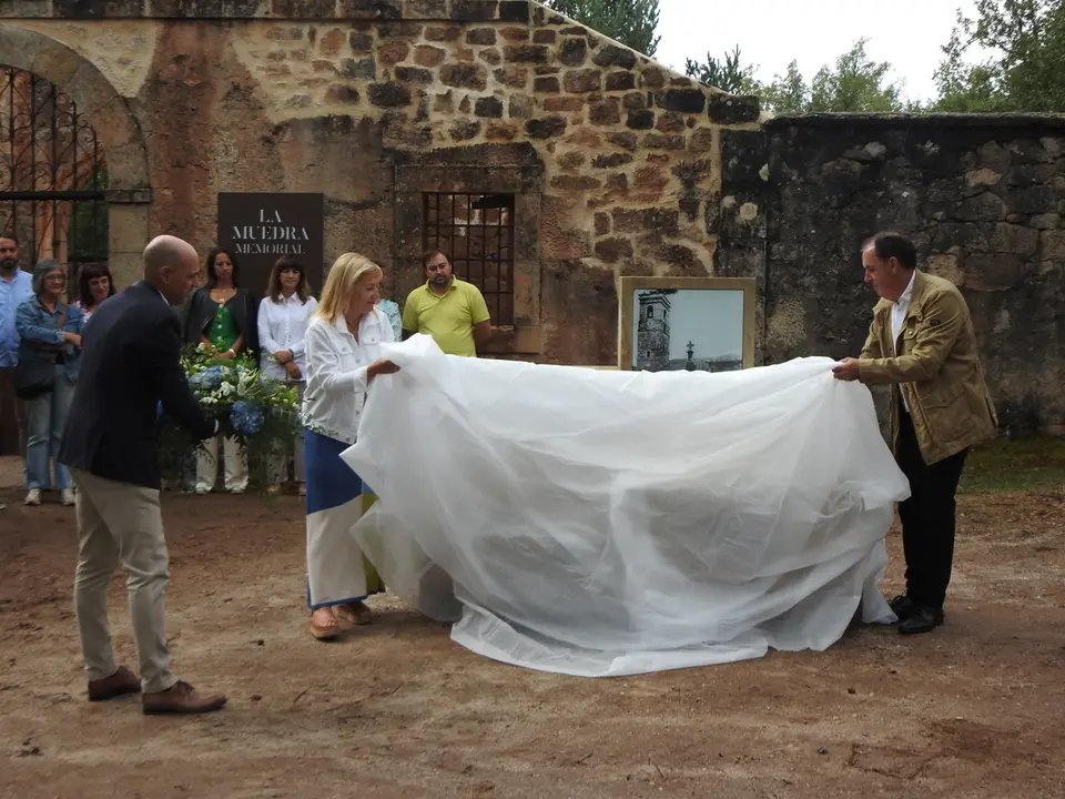 HOMENAJE EN LA MUEDRA (11)