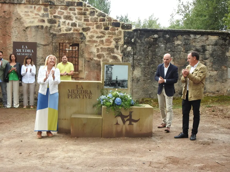 HOMENAJE EN LA MUEDRA (13)