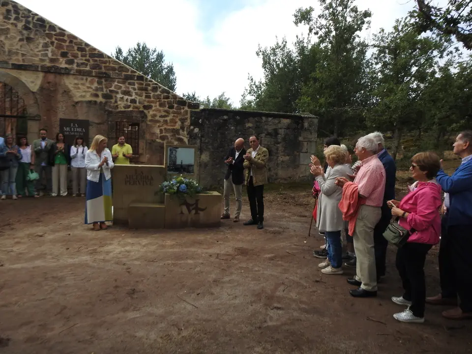 HOMENAJE EN LA MUEDRA (14)