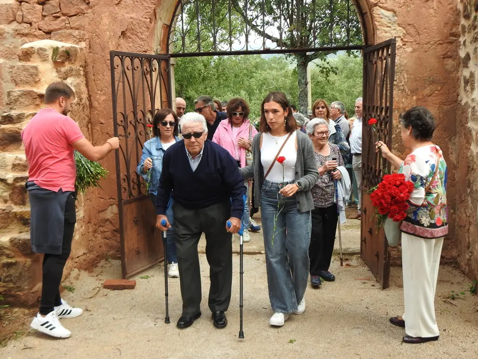 HOMENAJE EN LA MUEDRA (19)