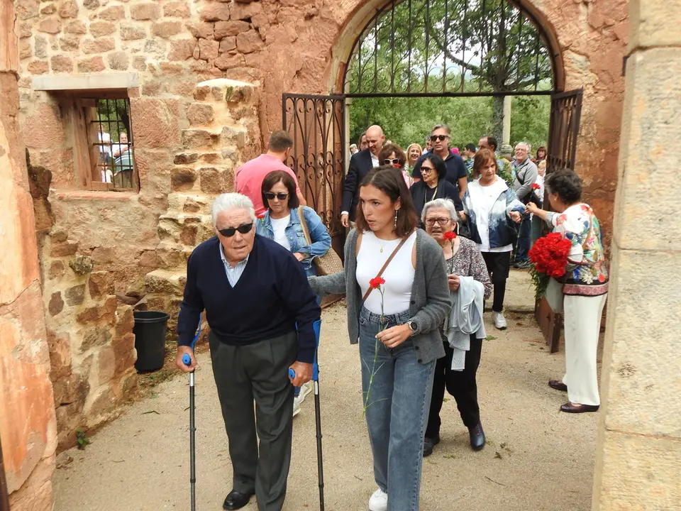 HOMENAJE EN LA MUEDRA (20)