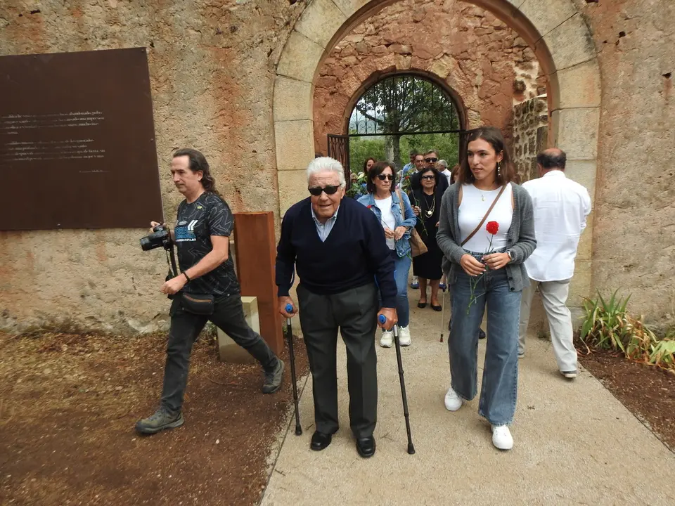 HOMENAJE EN LA MUEDRA (21)