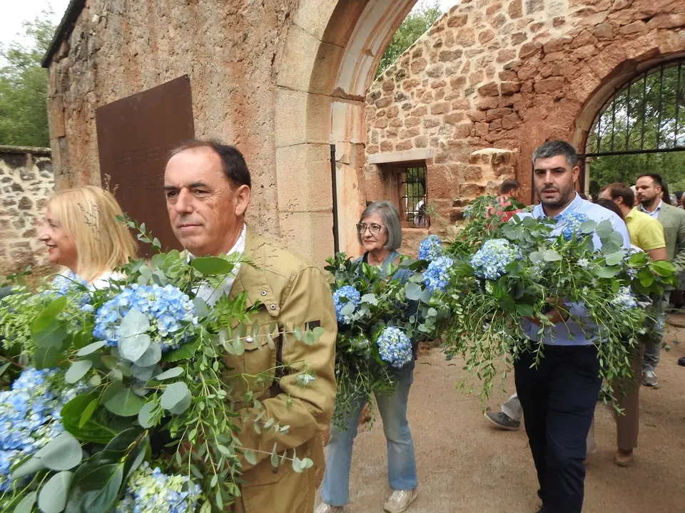 HOMENAJE EN LA MUEDRA (25)