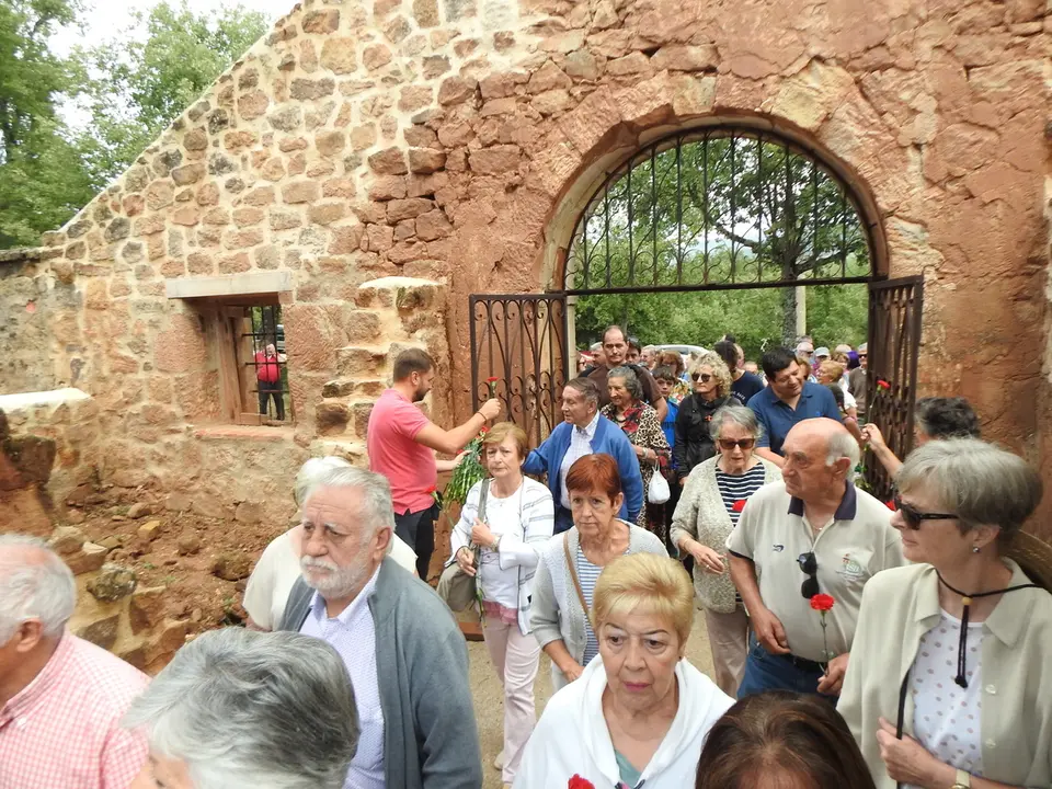 HOMENAJE EN LA MUEDRA (30)