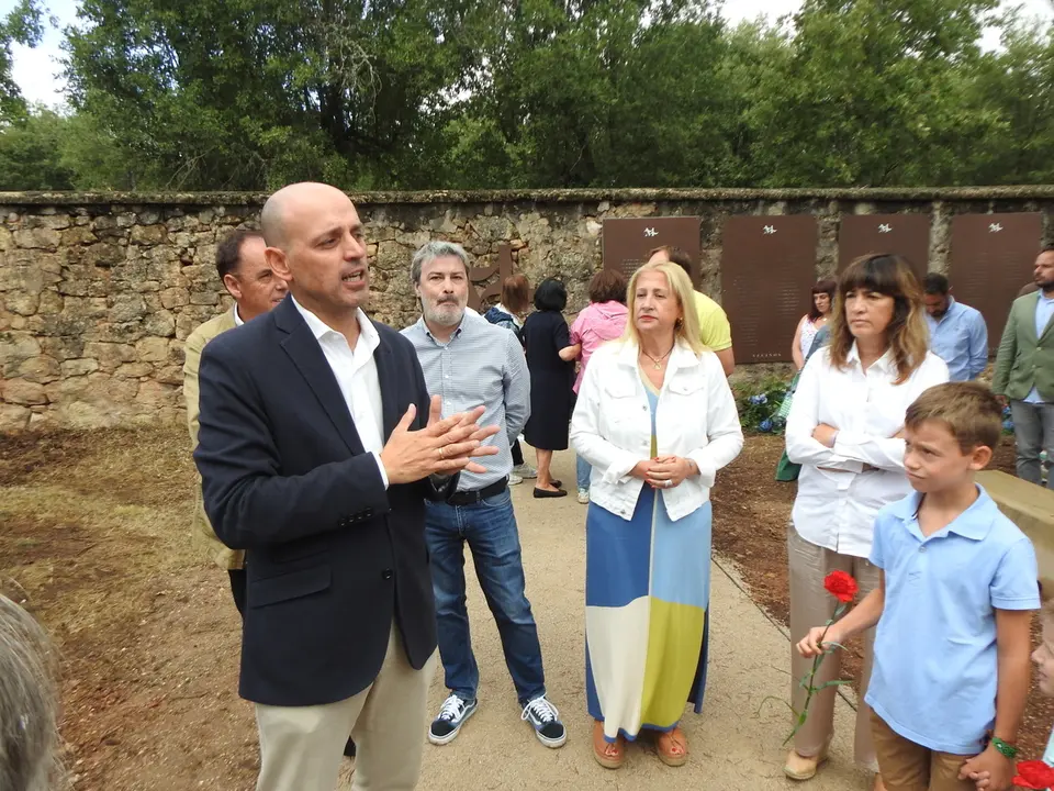 HOMENAJE EN LA MUEDRA (38)