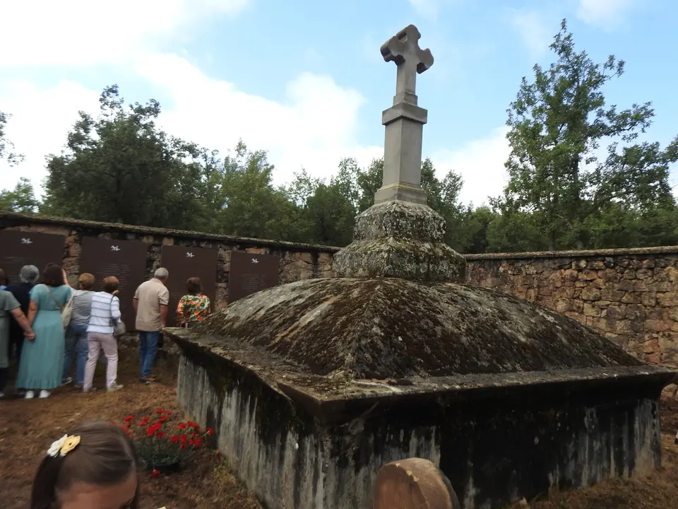 HOMENAJE EN LA MUEDRA (41)