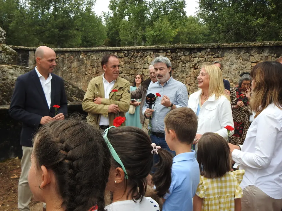 HOMENAJE EN LA MUEDRA (43)