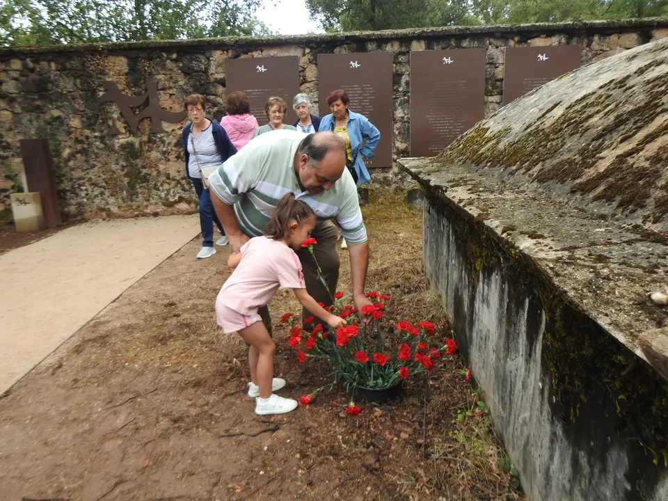 HOMENAJE EN LA MUEDRA (44)