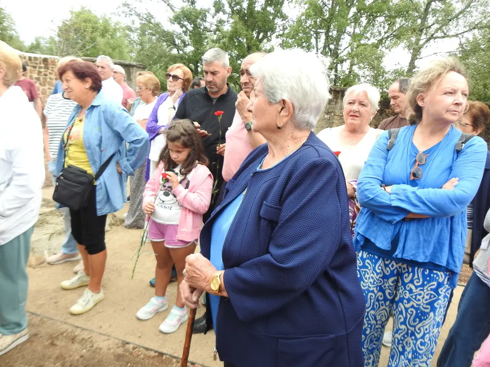 HOMENAJE EN LA MUEDRA (46)