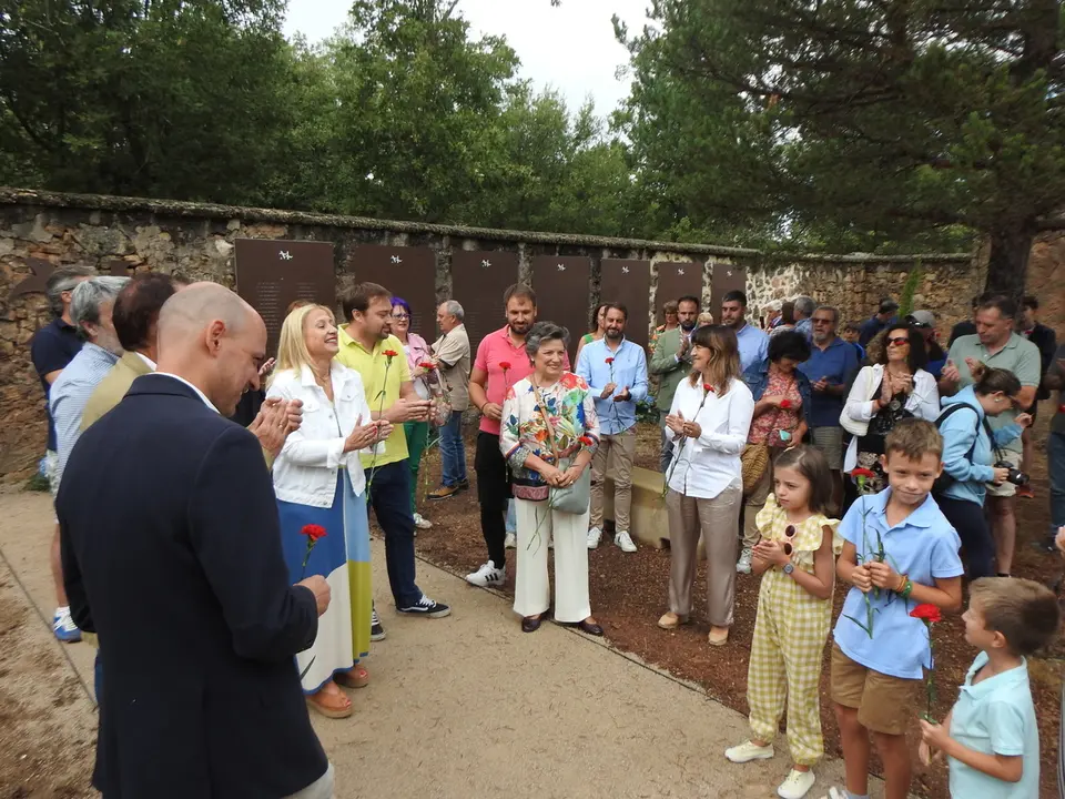 HOMENAJE EN LA MUEDRA (47)