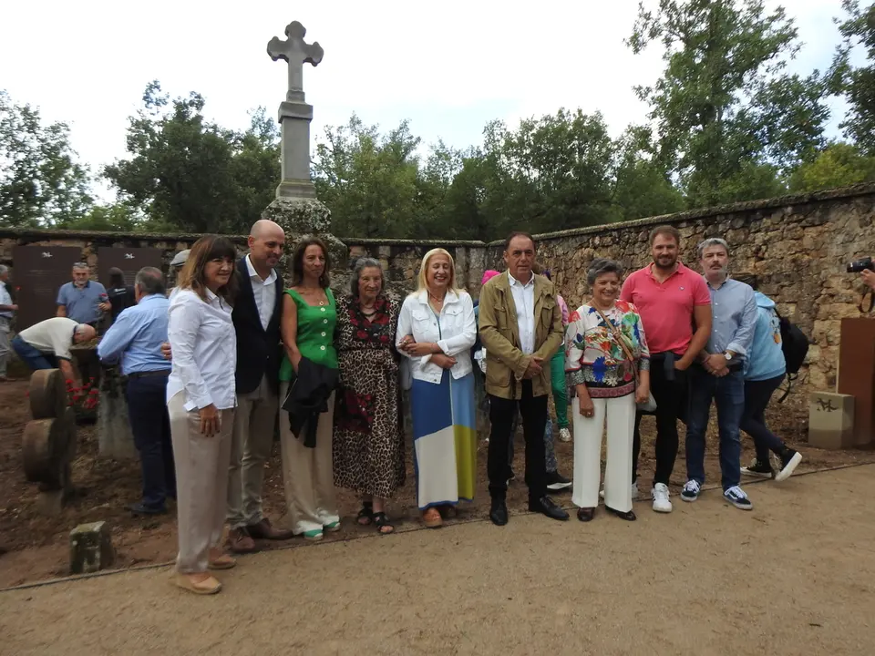 HOMENAJE EN LA MUEDRA (49)