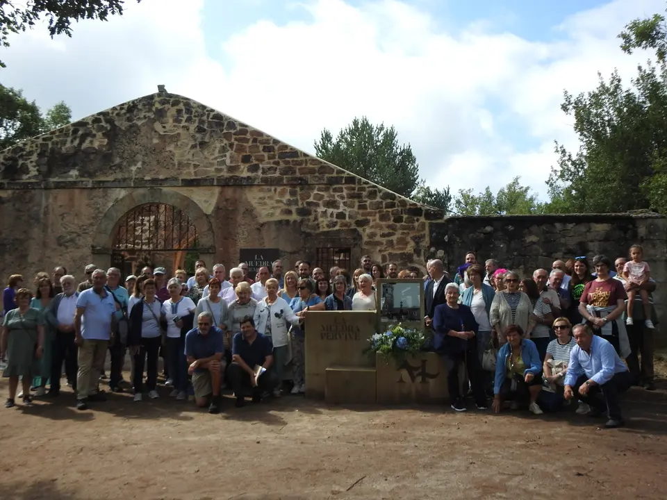 HOMENAJE EN LA MUEDRA (51)