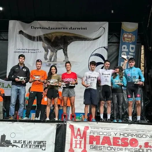 DEMANDASAURUS EN SALAS (1)