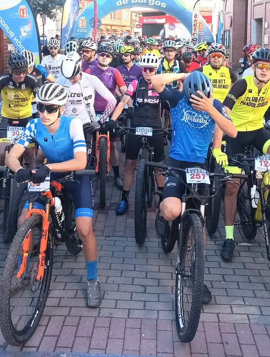 DEMANDASAURUS EN SALAS (12)