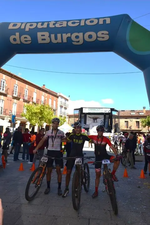 DEMANDASAURUS EN SALAS (29)