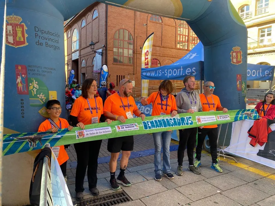 DEMANDASAURUS EN SALAS (40)