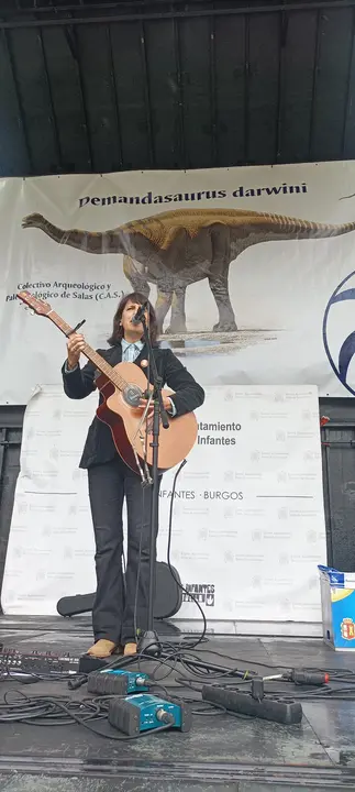 DEMANDASAURUS EN SALAS (41)