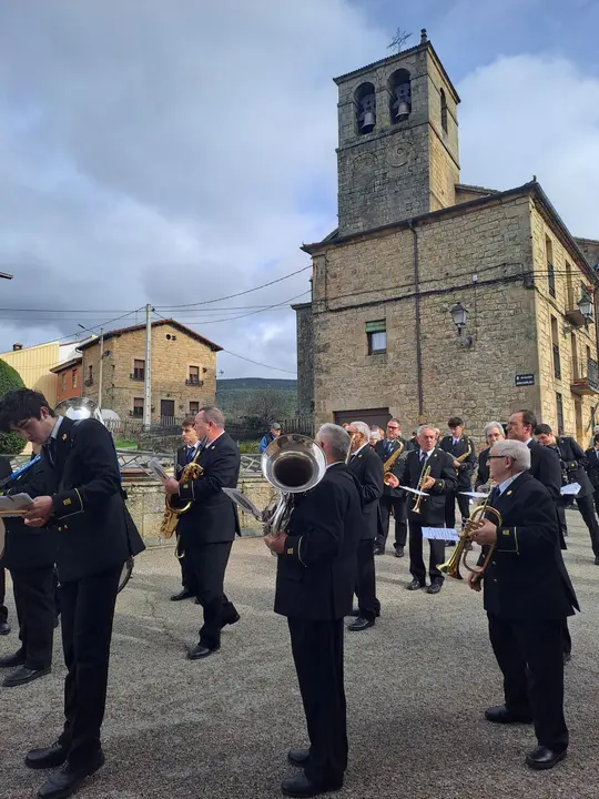 BANDA DE MÚSICA DE cOVALEDA (12)
