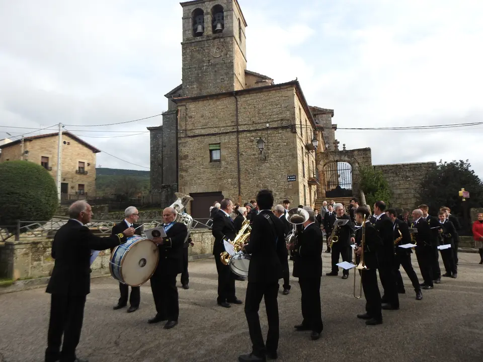 BANDA DE MÚSICA DE cOVALEDA (20)