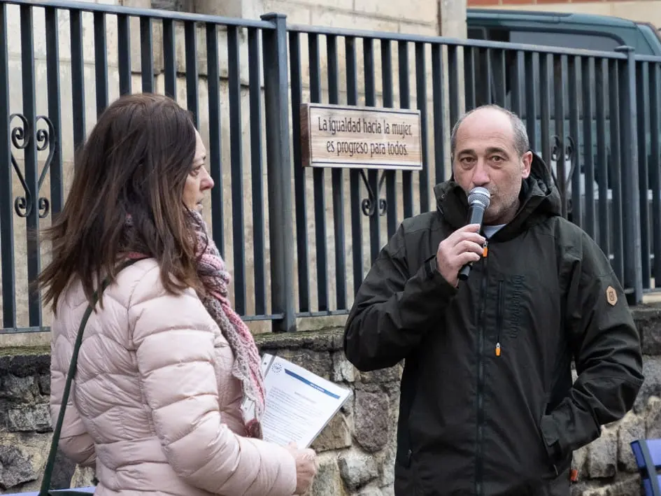 3e35a987-75b6-45f5-8c2b-8bbaea3f5df1