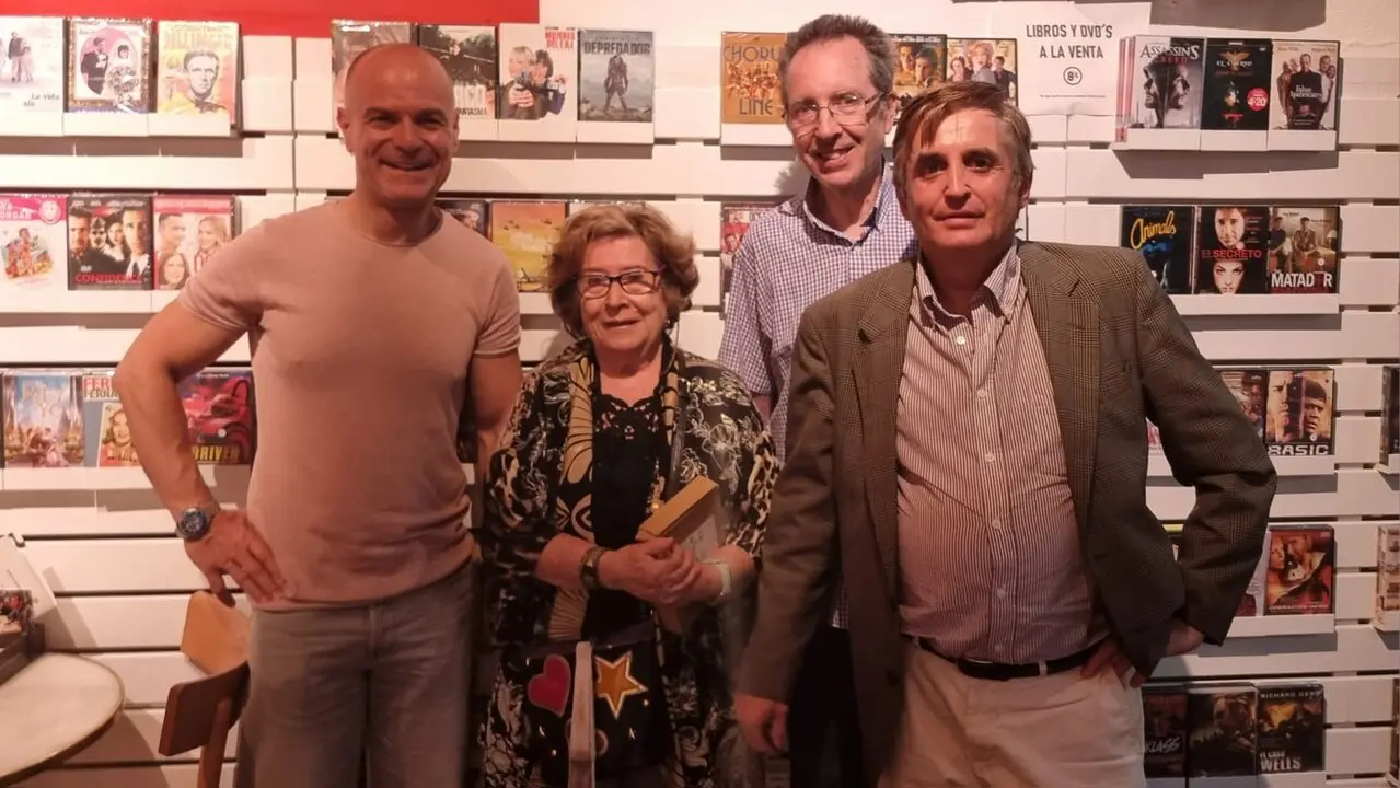 JOSEBA CON MARÍA LUISA PINO Y COMPAÑÍA