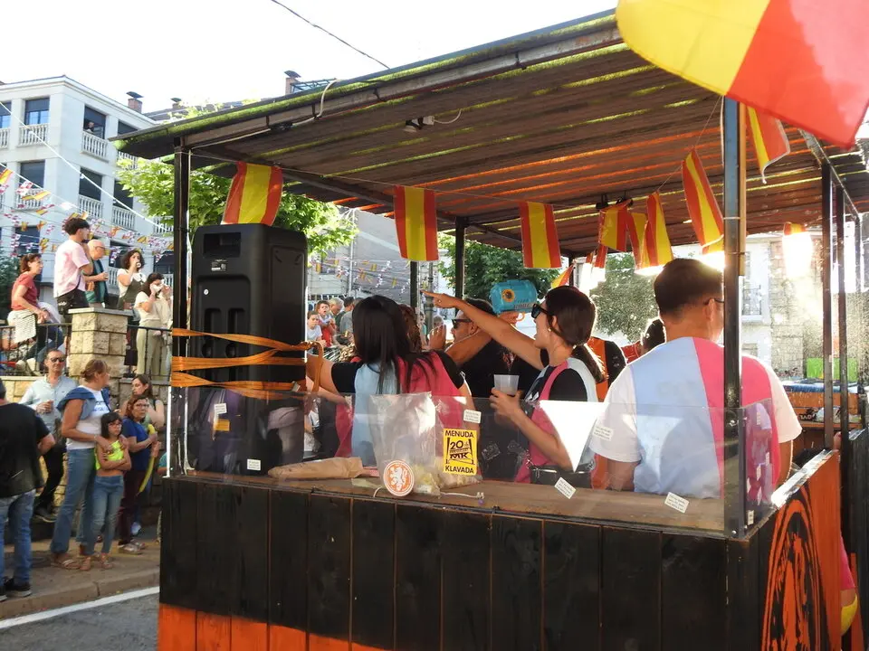 PREGON Y CARROZAS SAN LEONARDO  (86)