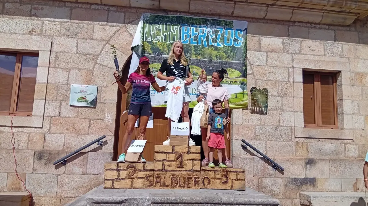 ENTREGA DE TROFEOS EN LA TRONCHABEREZOS (1)