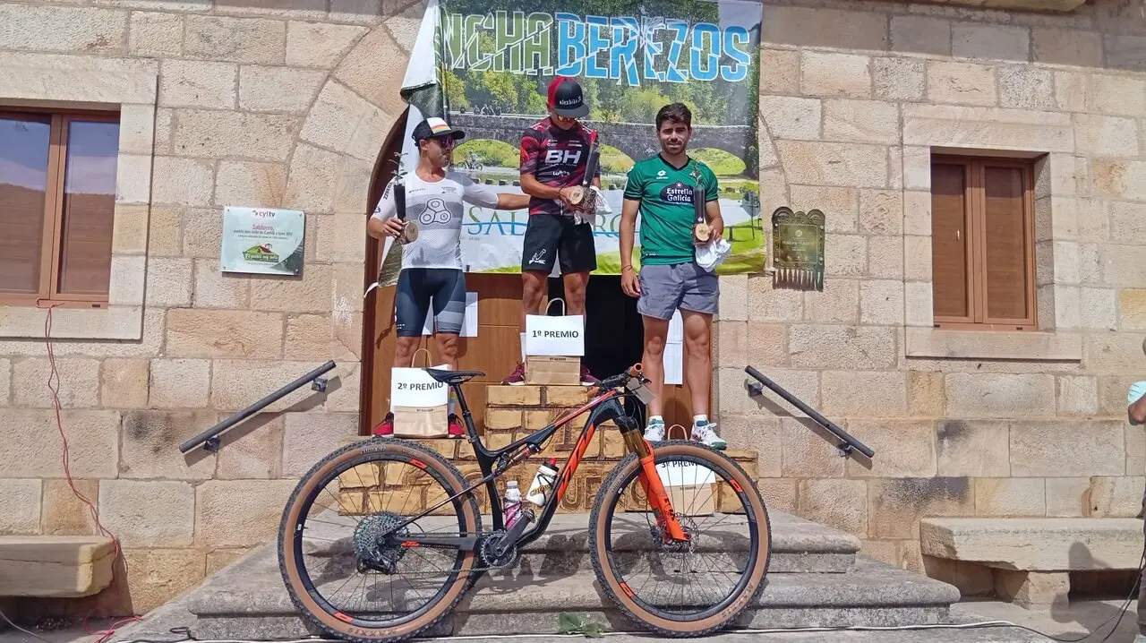 ENTREGA DE TROFEOS EN LA TRONCHABEREZOS (2)